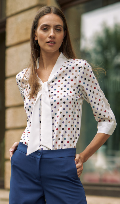 Subtle blouse in ecru/violet colour